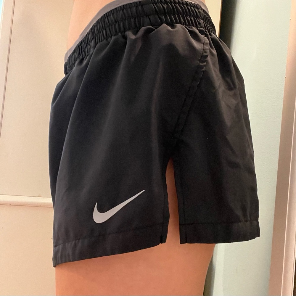 Nike Dri-Fit Women’s Shorts - Picture 2 of 5